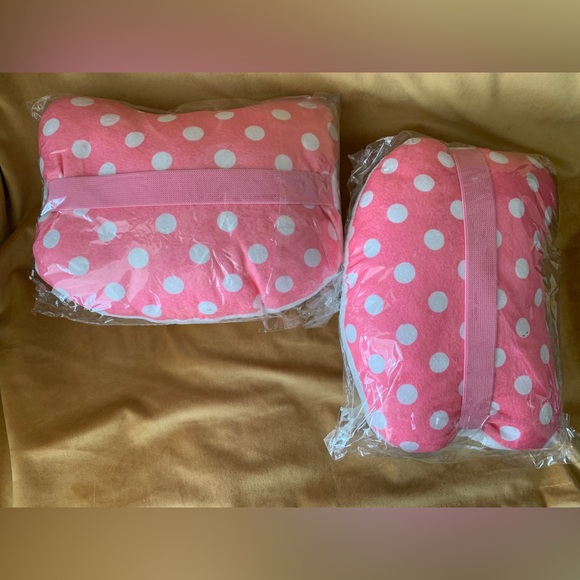 NEW car headrest cushions HELLO KITTY - Picture 2 of 2